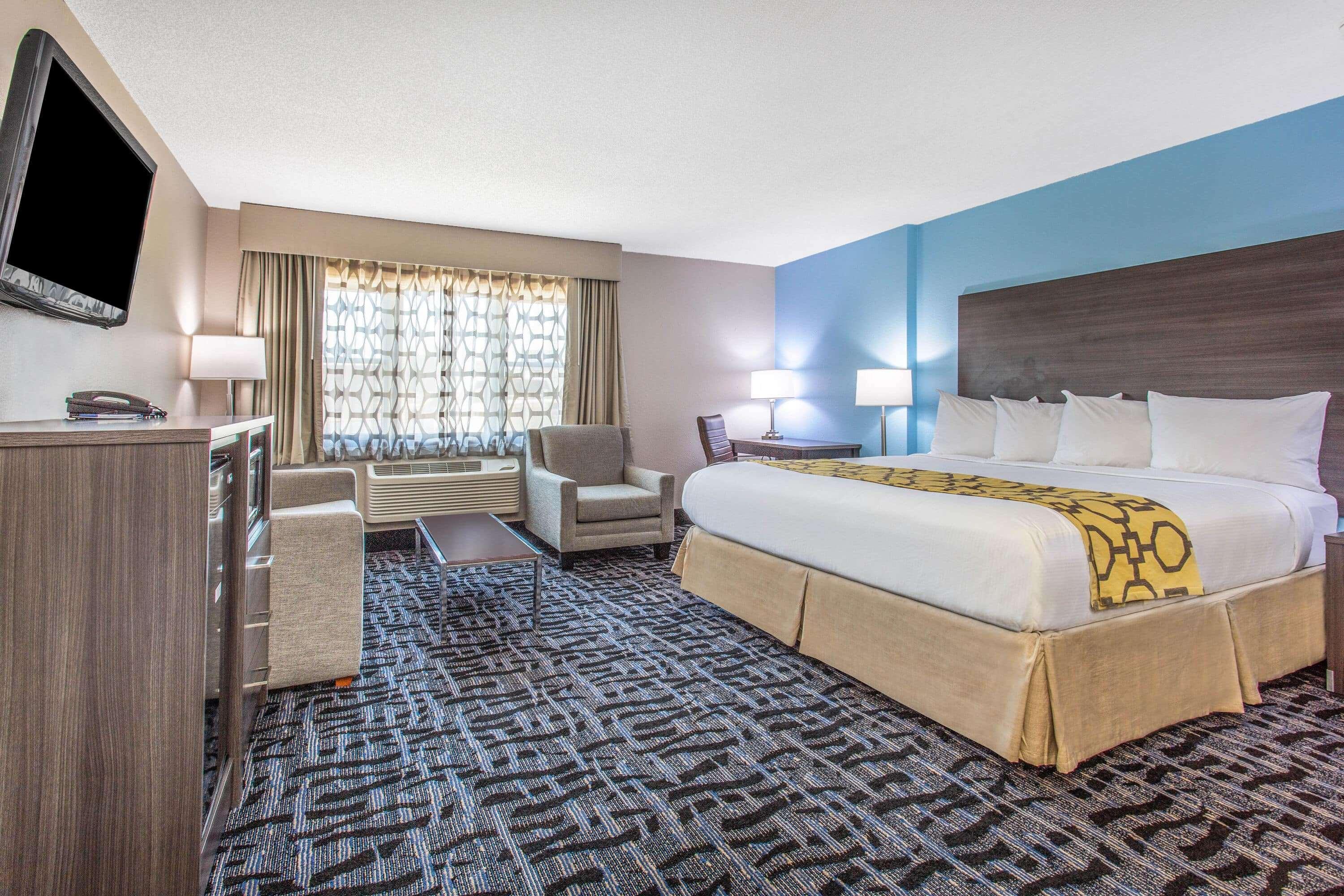Baymont By Wyndham Joliet Hotel Exterior photo