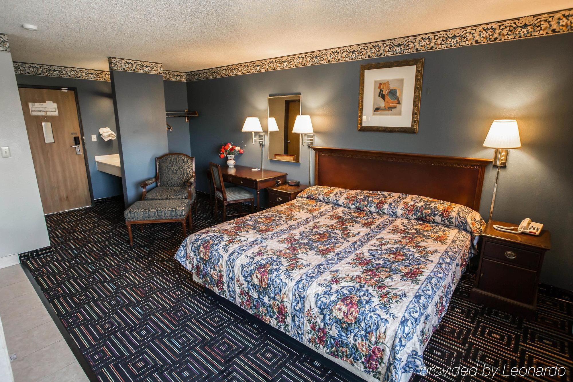Baymont By Wyndham Joliet Hotel Exterior photo