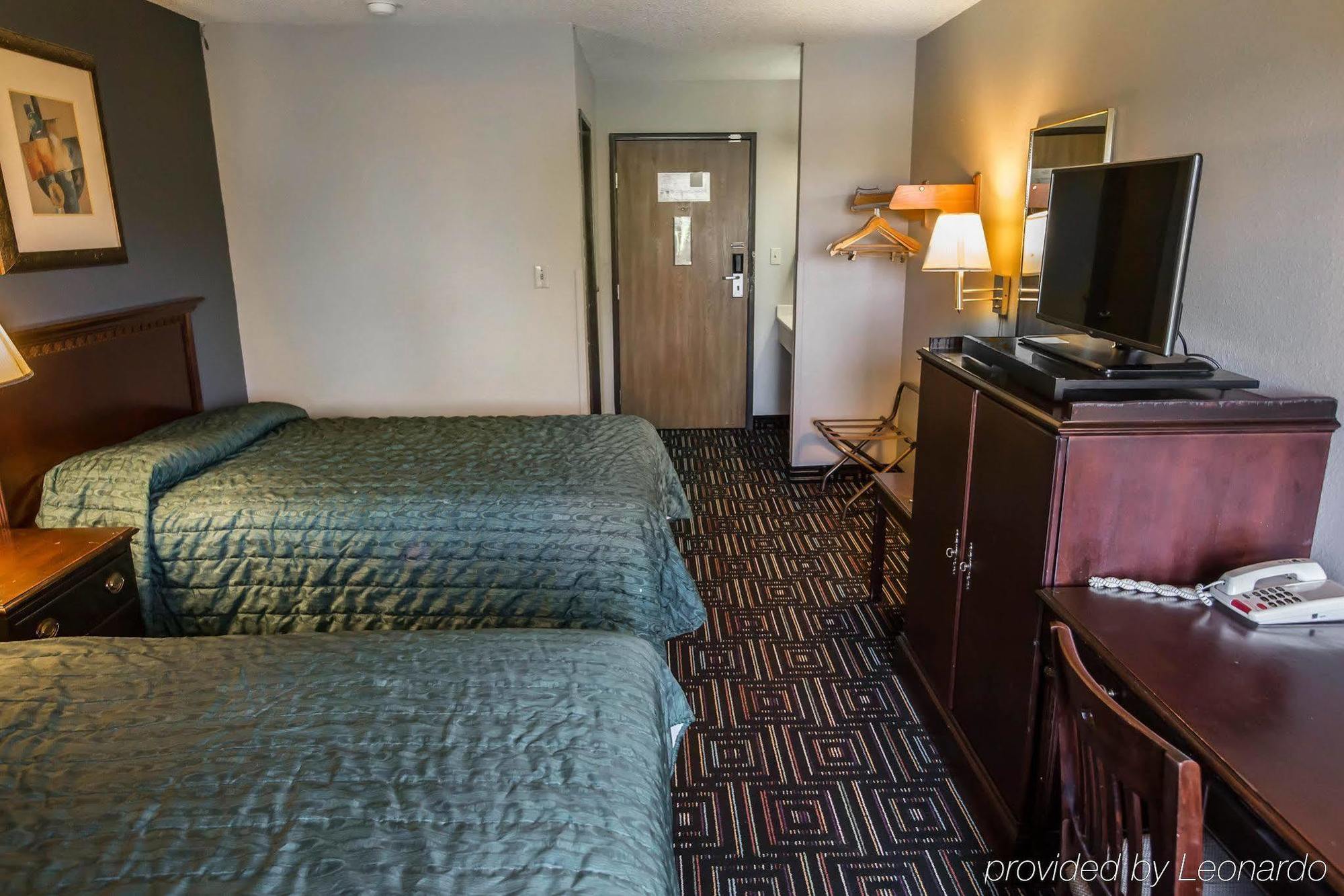 Baymont By Wyndham Joliet Hotel Exterior photo
