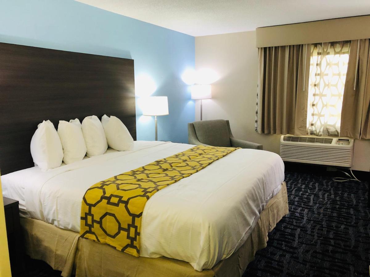Baymont By Wyndham Joliet Hotel Exterior photo